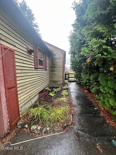 4th image of 40 Mountain View Lane