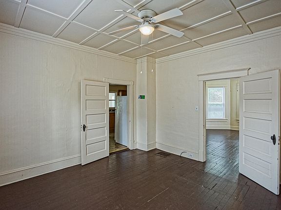 5th image of 204 Houston St