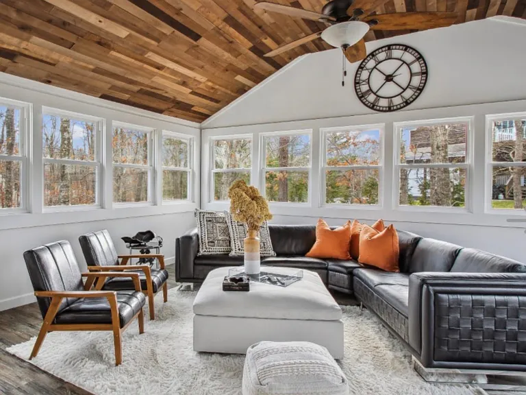 30 Squires Blvd — Photo 6