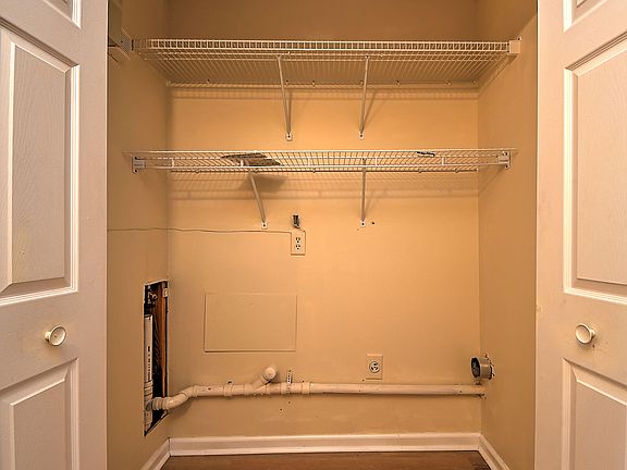 4th image of 1905 Knob Creek Rd APT 6