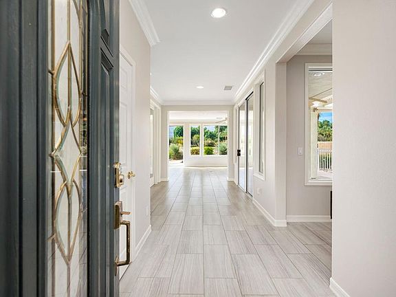 4th image of 60589 Juniper Ln