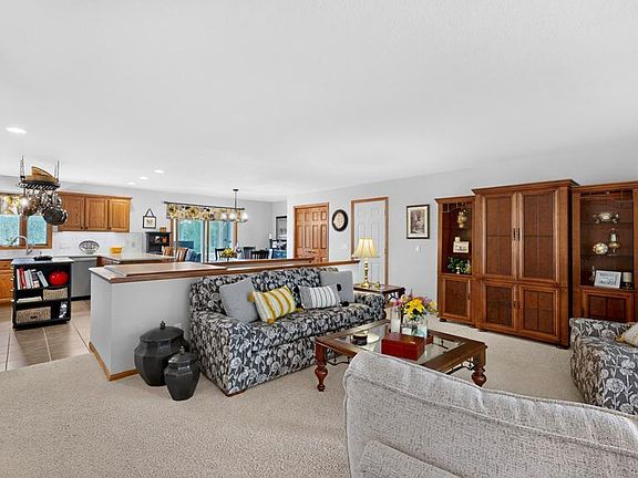 5th image of 31518 Lakeview Dr