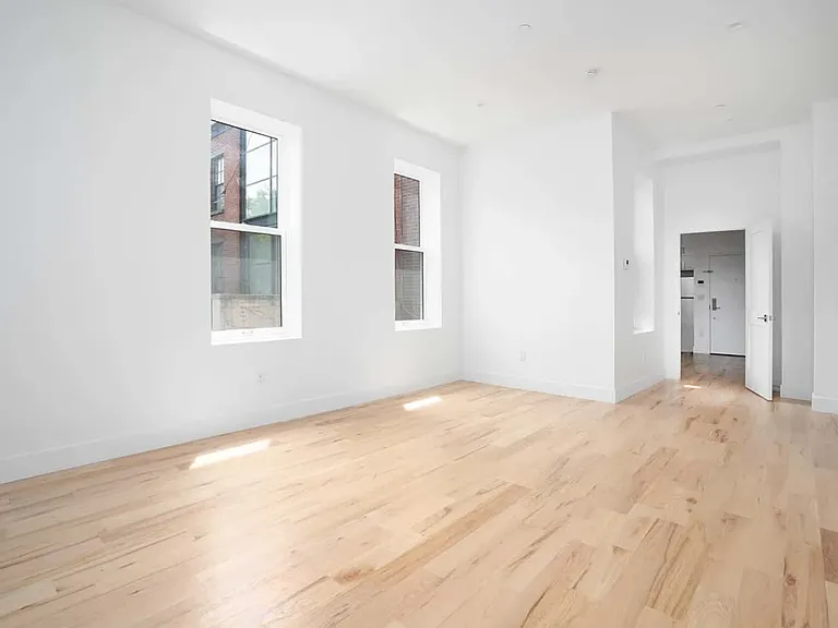 205 E 17th St #4B — Photo 7