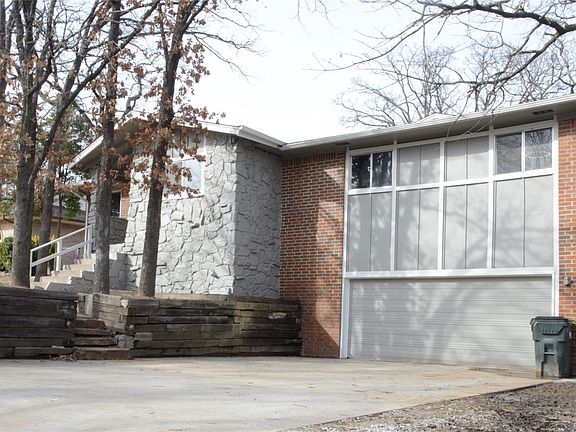 2nd image of 1017 E Teresa Ave
