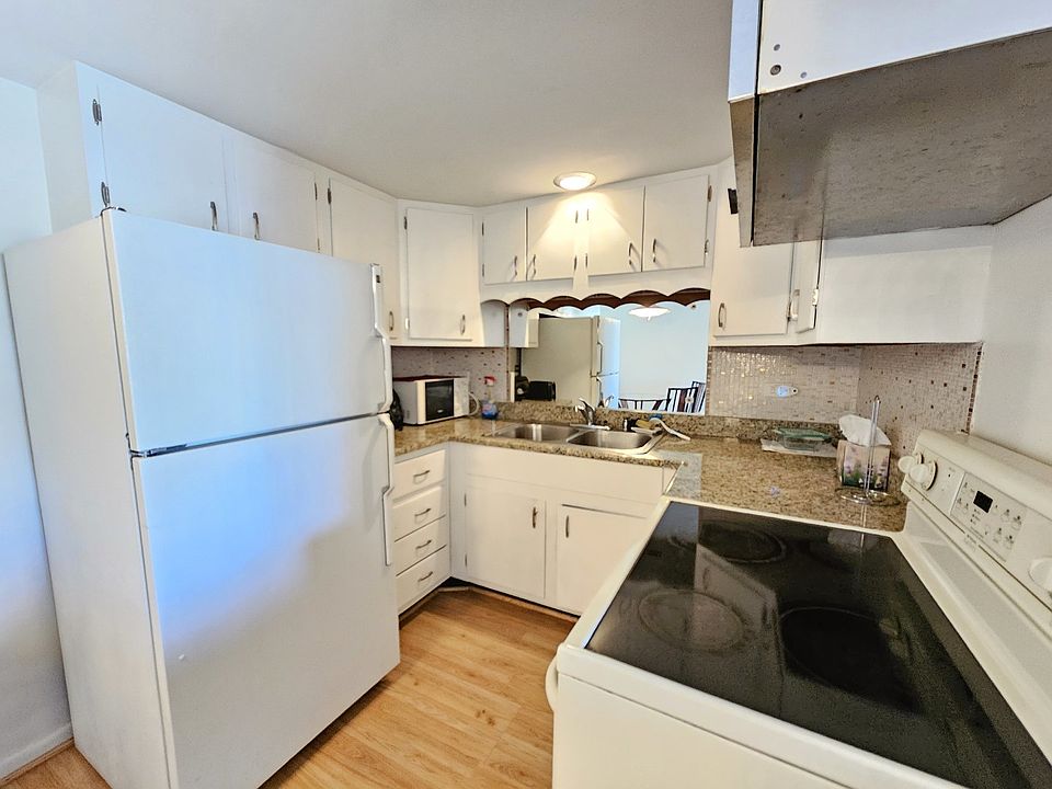 100 Deborah Ln Wheeling IL Zillow