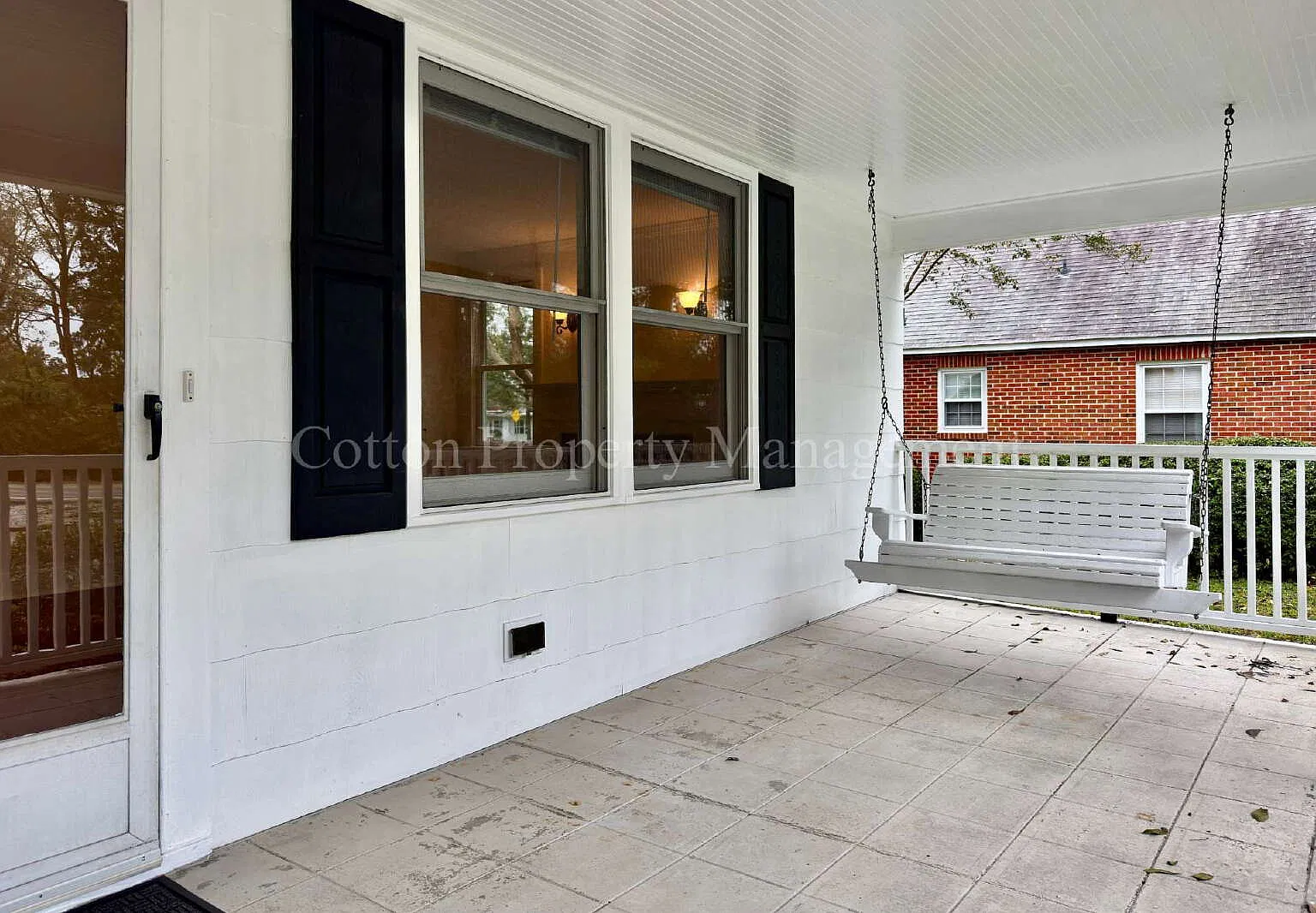 3 bed, 2.0 bath, 1320 sqft, $2,200 — Photo 4
