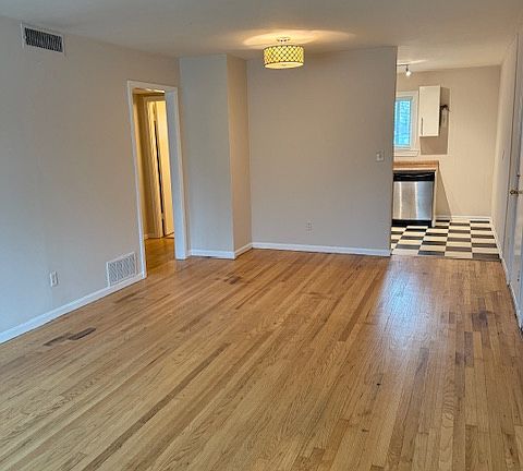 2nd image of 4503 Ernest Dr APT 6
