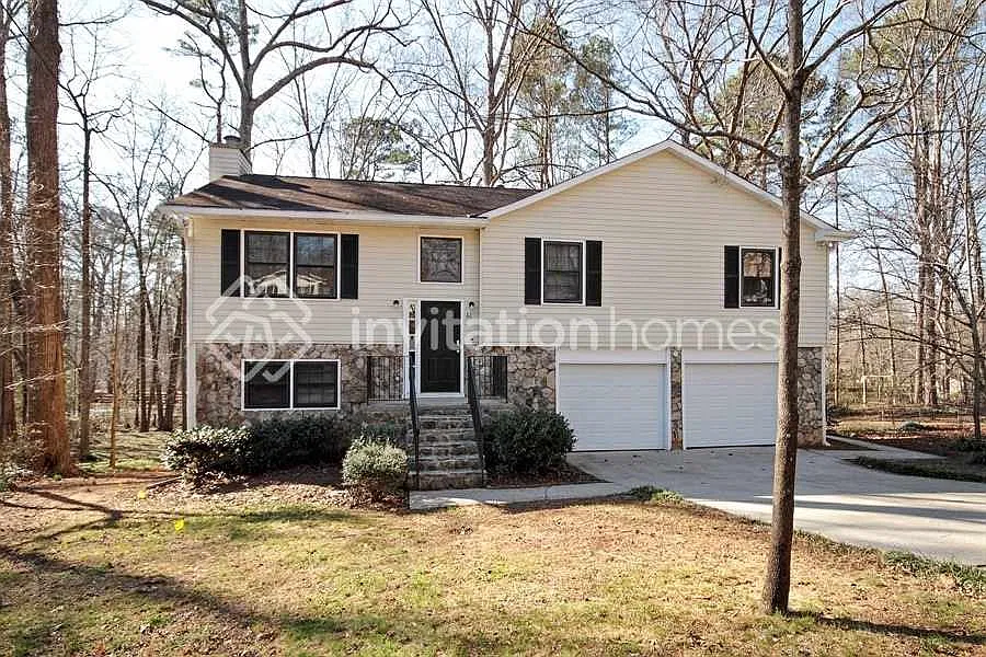 61 Winn Cir Lawrenceville, GA 30044 — Photo 1