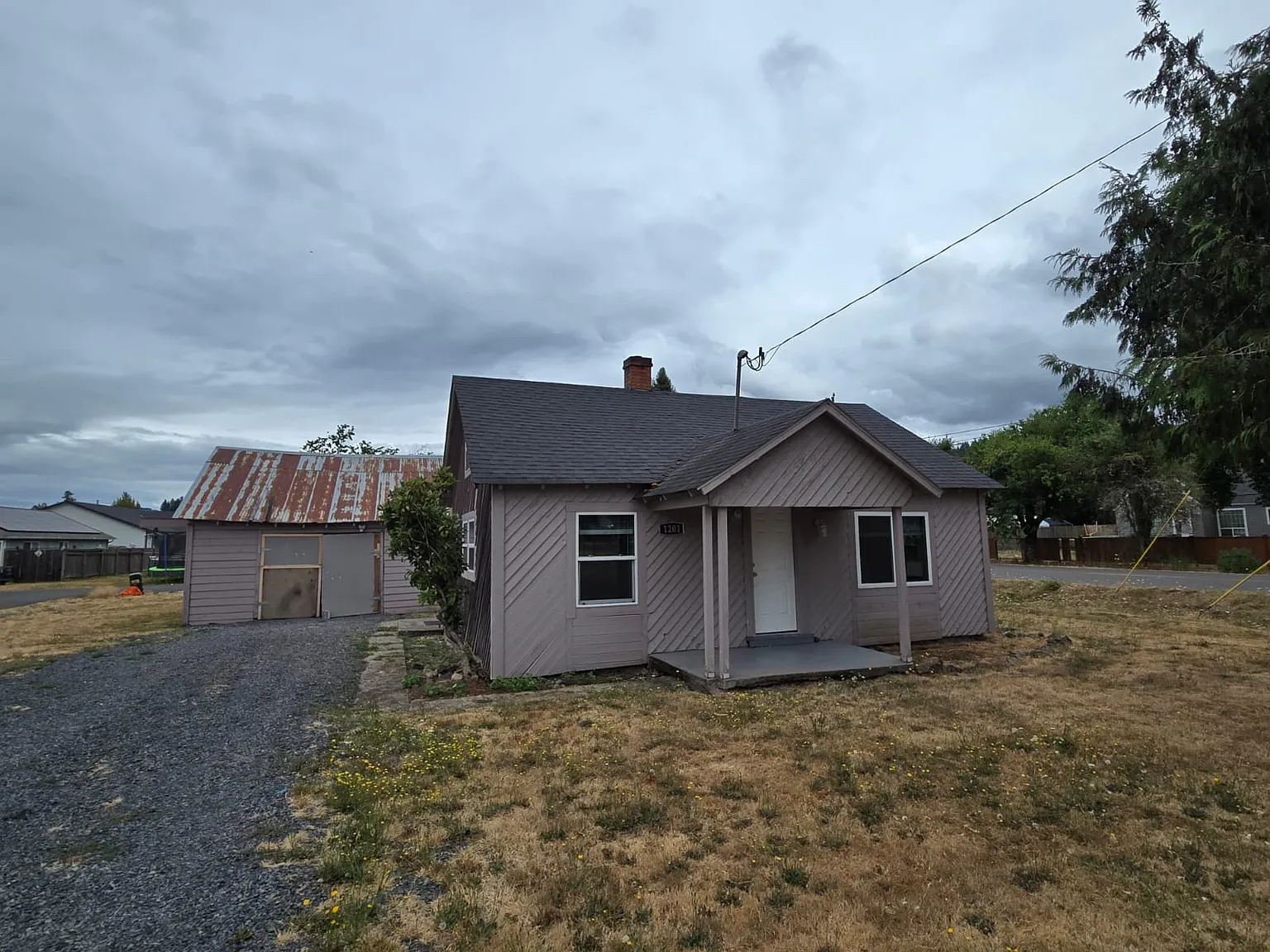 1201 43rd Ave — Photo 3