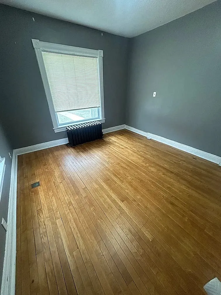 3 bed, $1,600 — Photo 3