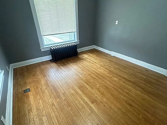 3rd image of 1111 5th Ave NW #1