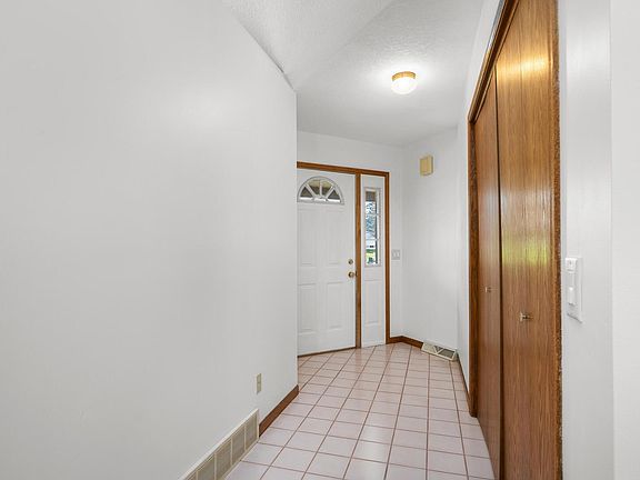 4th image of 23 E Timberline Dr