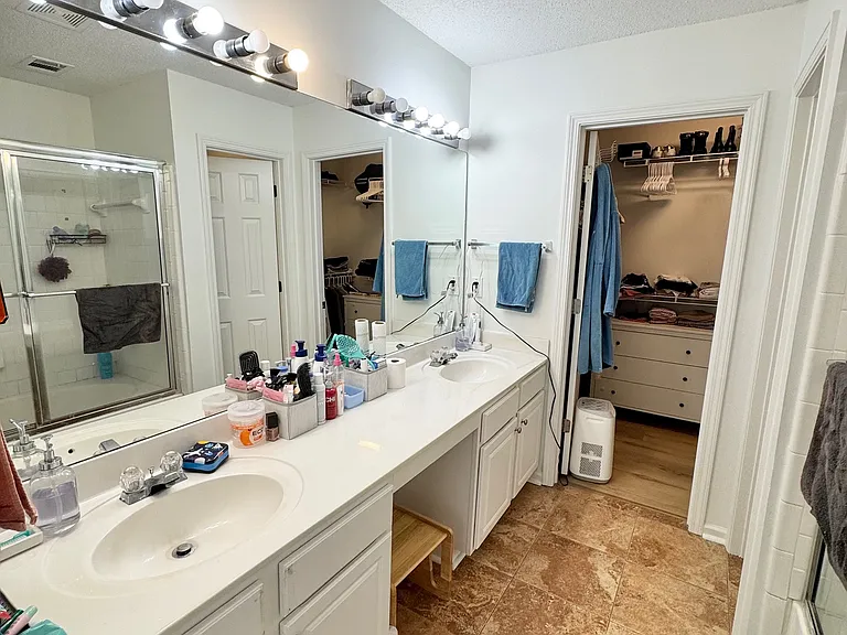 10975 Wittenridge Dr — Photo 15