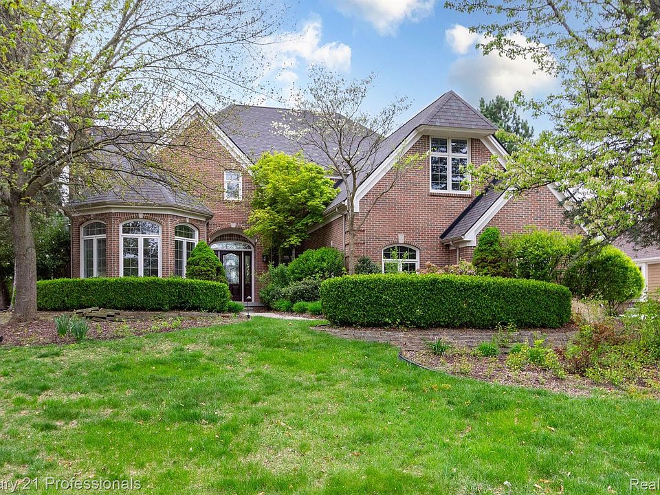 1st image of 685 Dornoch Dr