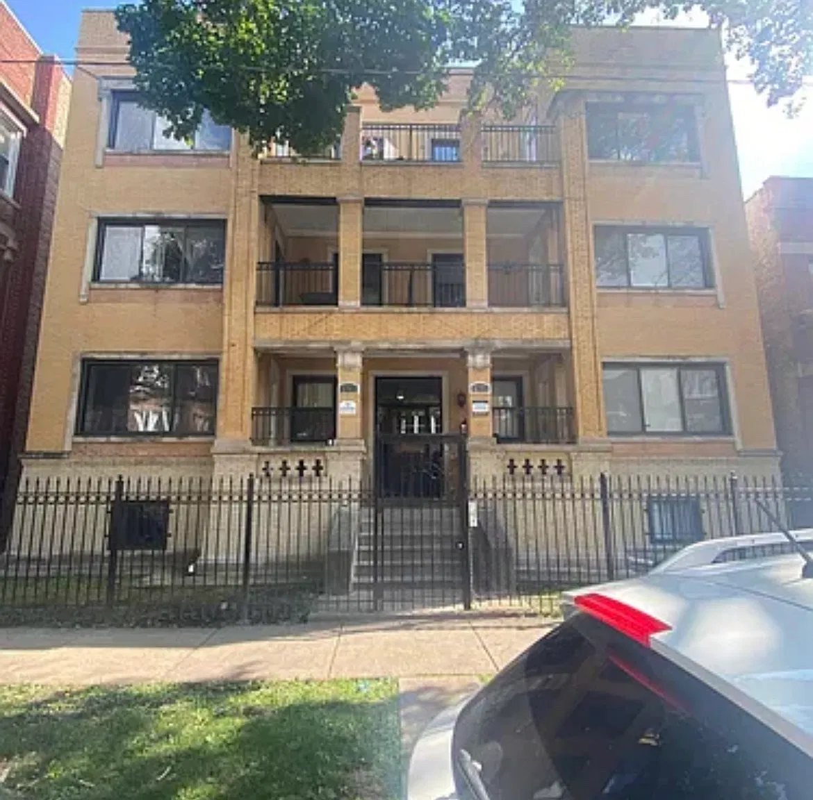 3 bed, 10657 sqft, $1,950 — Photo 1