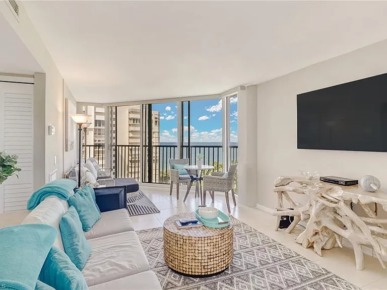 4041 Gulf Shore Blvd N #1109 — Photo 2