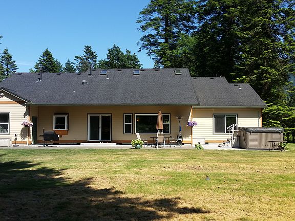 2nd image of 3002 Windsong Dr