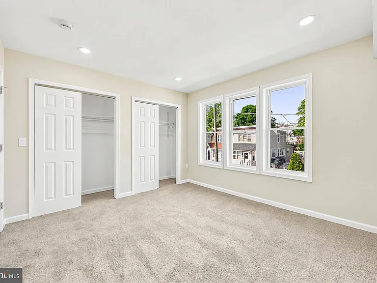 1015 McClenahan Ter — Photo 14