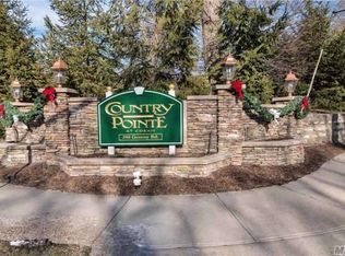 158 Kettles Ln, Medford, NY 11763
