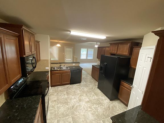 5th image of 202 Adriana Ln