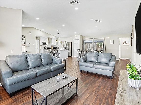 5th image of 105 Harness Ln
