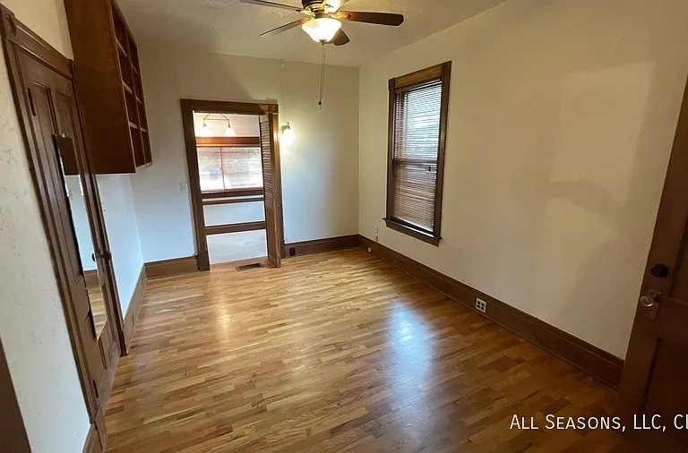 418 E Dale St — Photo 4