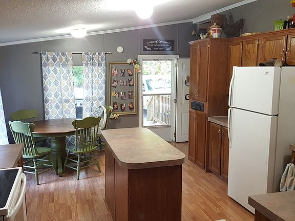 Eat in Kitchen