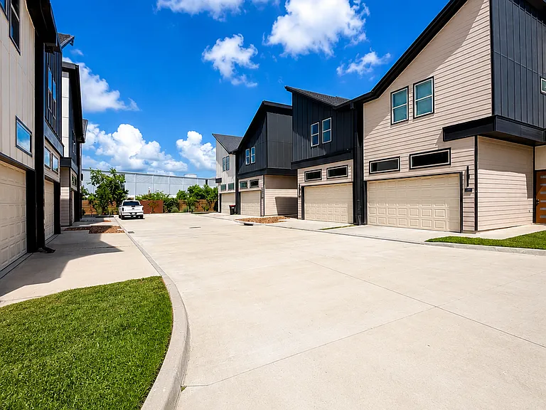 Cypress Manor Luxury Living — Photo 6