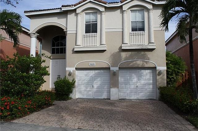 1st image of 11228 NW 46th Ln