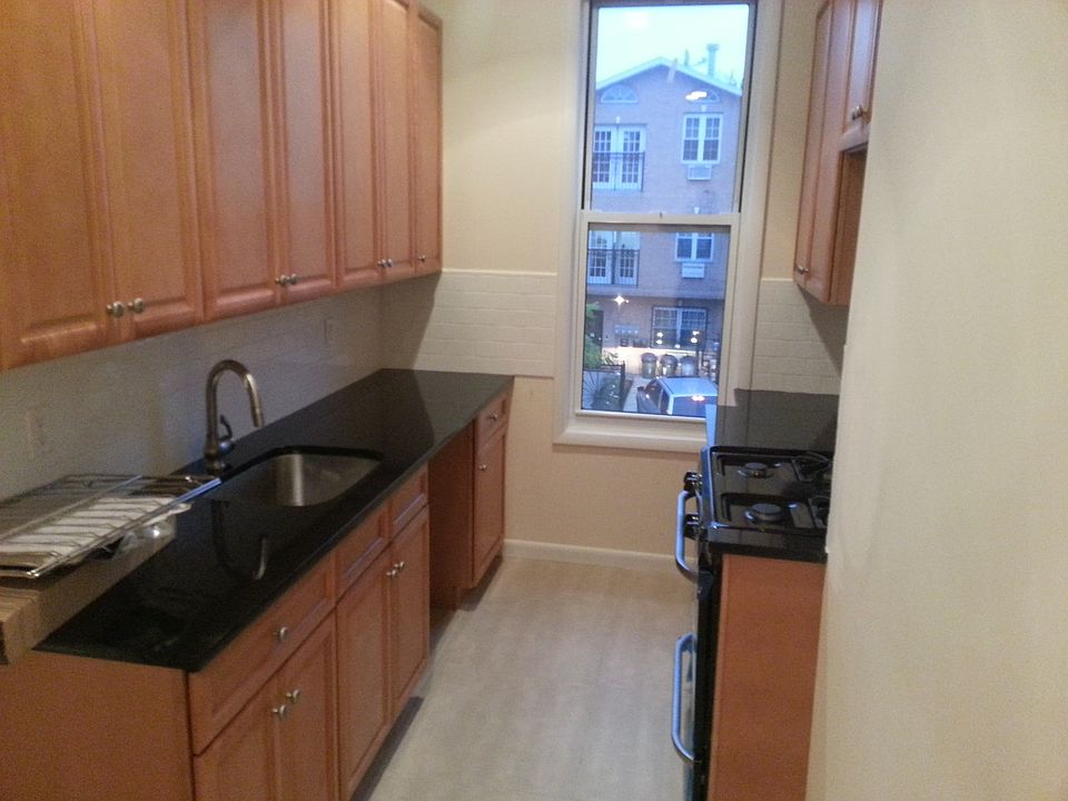 1st image of 10211 89th Ave