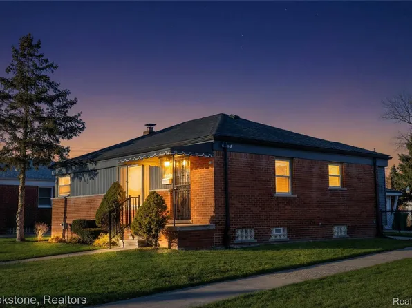 19155 Ash Ave, Eastpointe, MI 48021