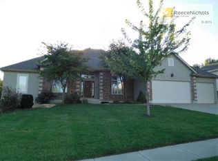 4225 NE Georgian Dr, Lees Summit, MO 64064