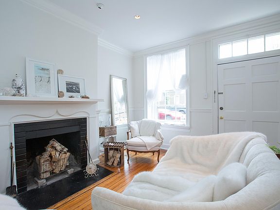 5th image of 137 S Fairfax St