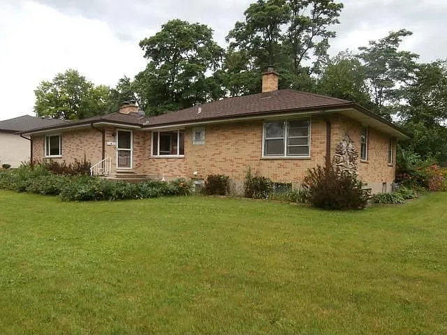 17W111 Hodges Rd photo 1