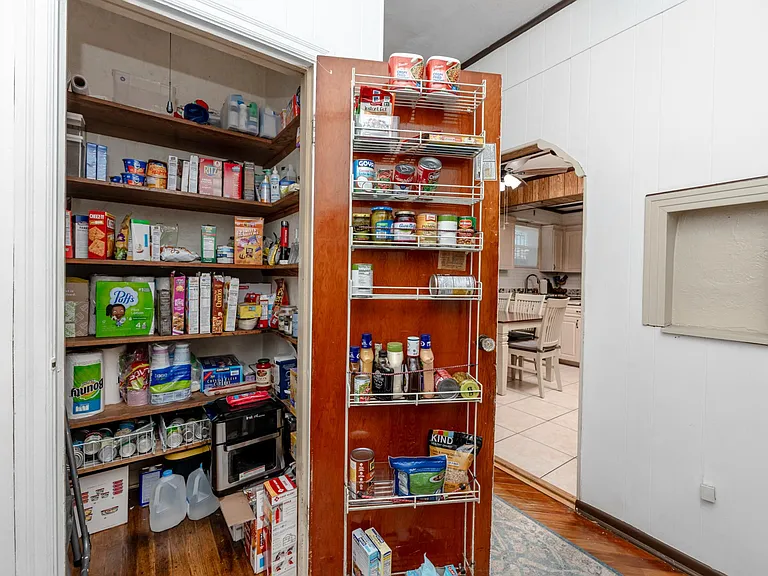 2524 W Leroy St — Photo 17