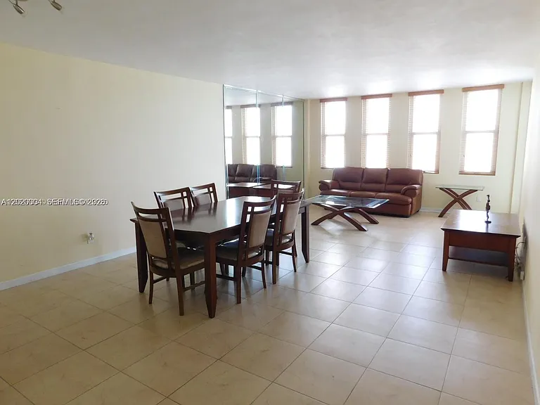 5401 Collins Ave #1213 — Photo 20