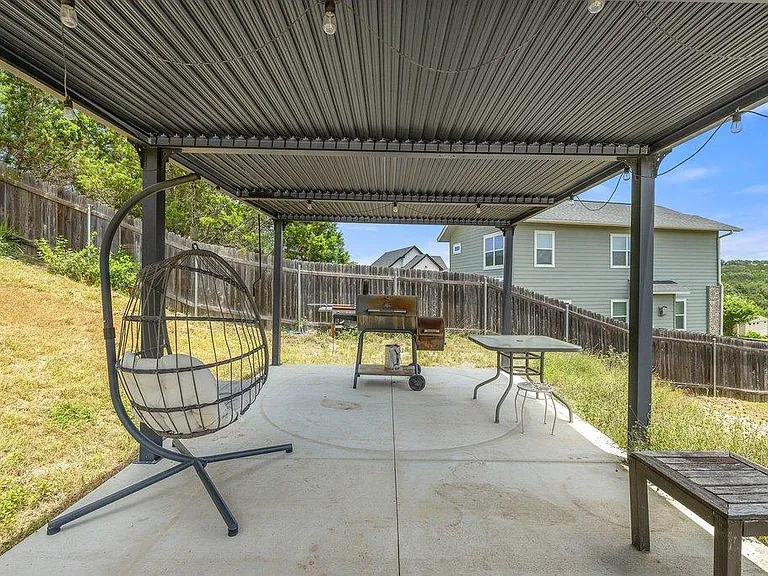 714 Newport Dr — Photo 29