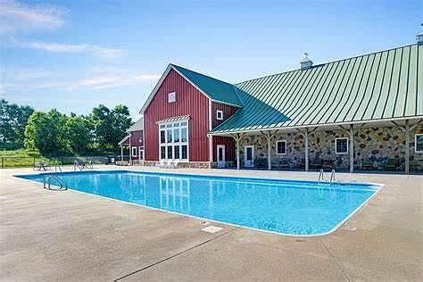 4th image of 2718 Red Bud Dr