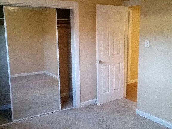 3rd image of 14332 32nd Ave NE APT D