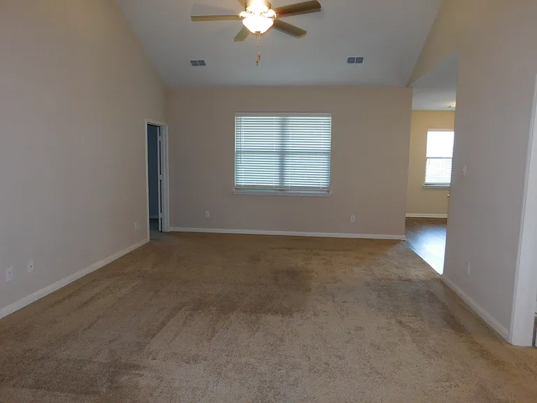 304 Aaron St — Photo 10