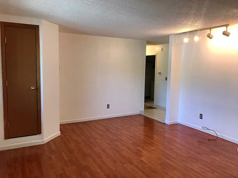 1531 Northview Dr — Photo 4