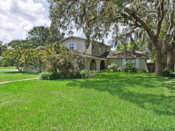 11320 Carrollwood Estates Dr, Tampa, FL 33618