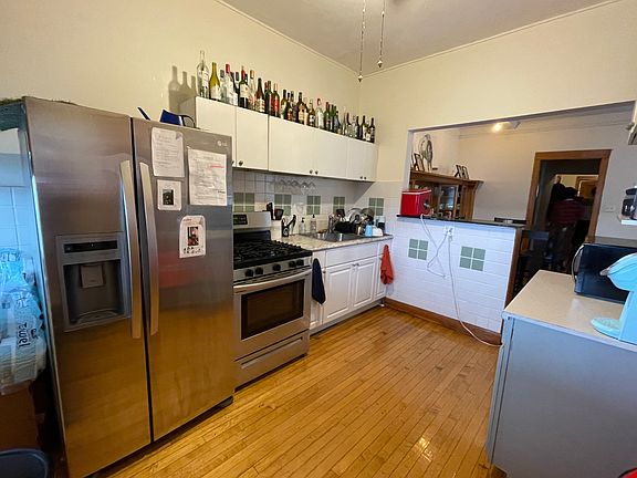 2nd image of 6310 N Lakewood Ave APT 3S