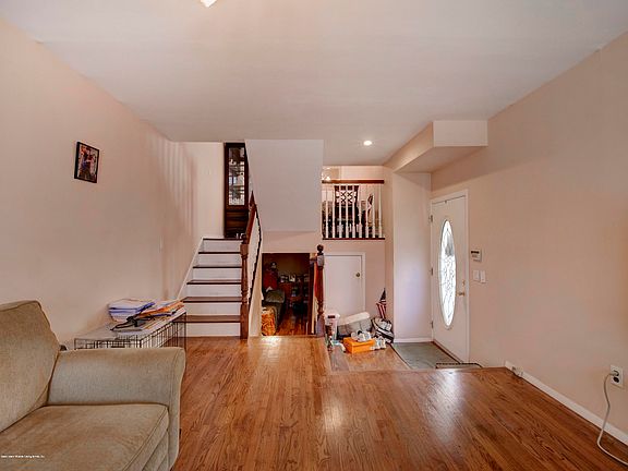 2nd image of 410 Colon Ave