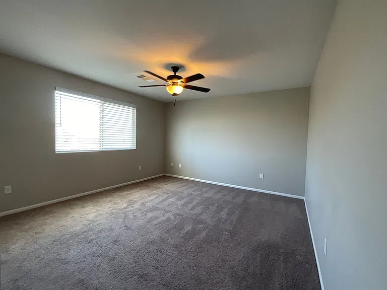 18 Pivot Ave — Photo 10