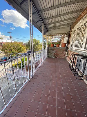 Sold by Remax City Square | media 1