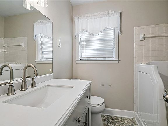 2nd image of 3115 W 54th Pl #2