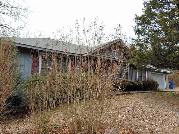 3rd image of 113 Perth Dr