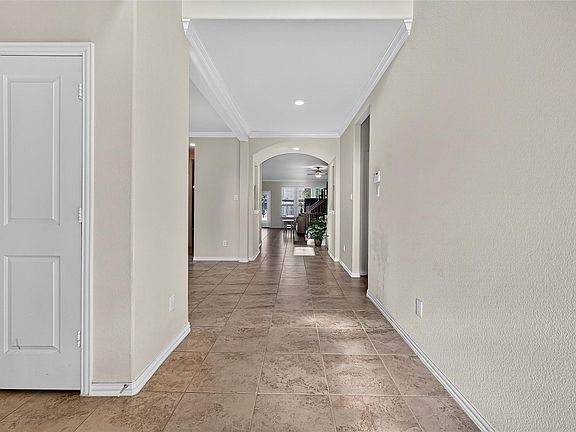 4th image of 10519 Forfar Ln