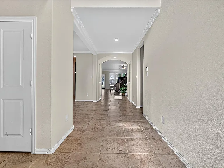 10519 Forfar Ln — Photo 4